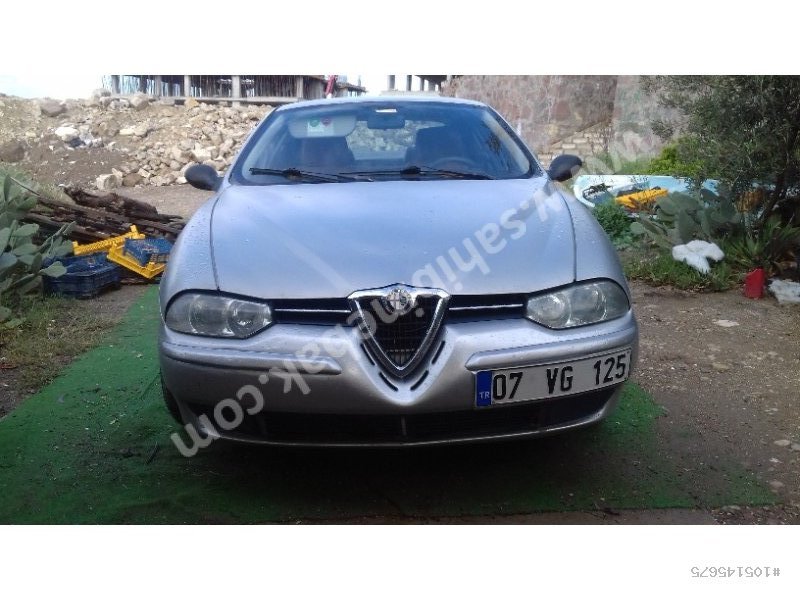 Emekli öğretmen den Alfa Romeo 156