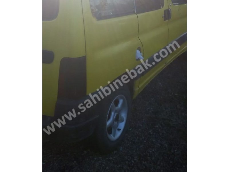 2002 citroen berlingo 1.9 çıkma sağ arka çamurluk