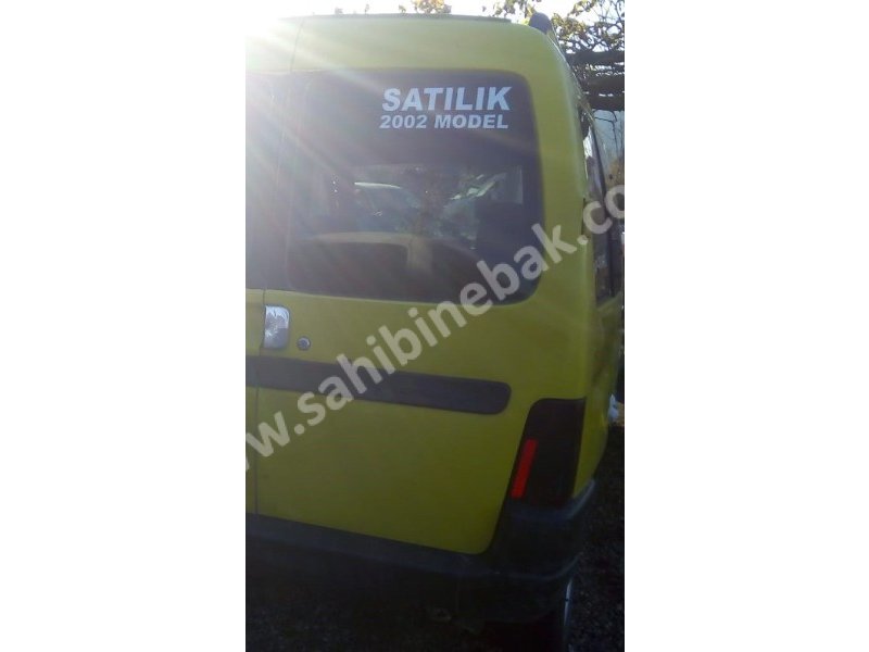 2002 citroen berlingo 1.9 çıkma sağ bagaj kapağı