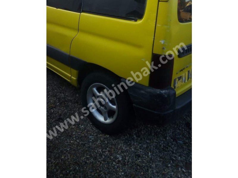 2002 citroen berlingo 1.9 çıkma sol arka çamurluk