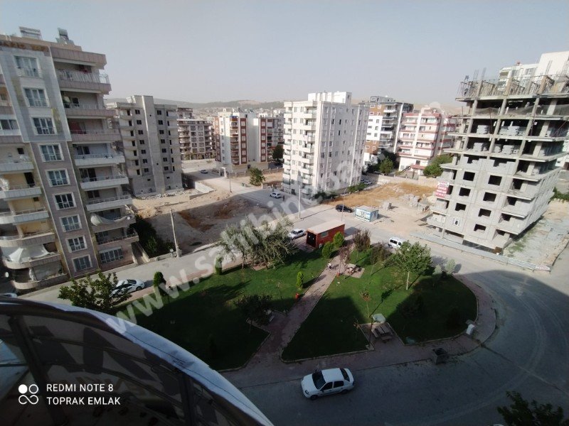 Şanlıurfa Karaköprü'de Satılık 8. Kat 5+3 Daire 350 m2