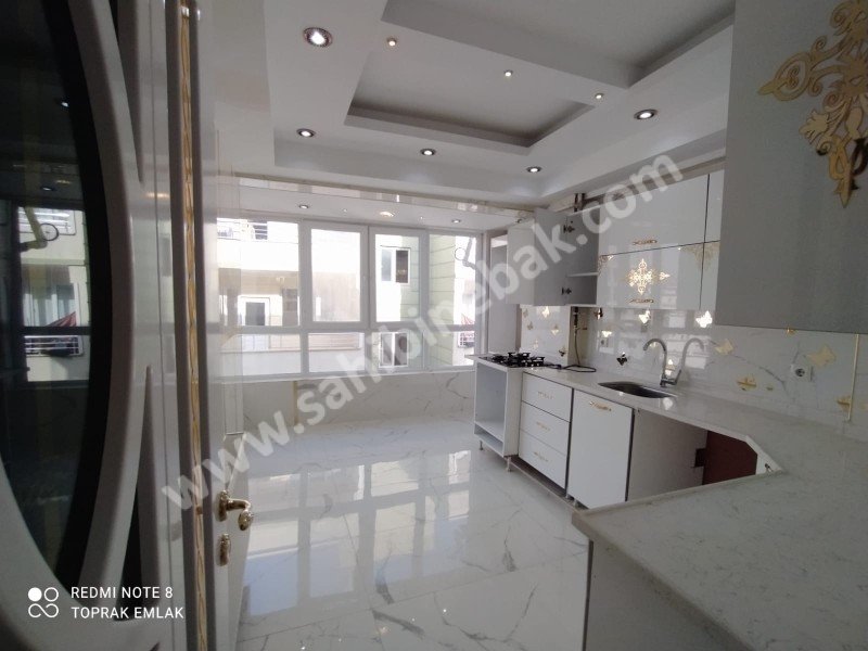 Şanlıurfa Karaköprü'de Satılık 8. Kat 5+3 Daire 350 m2