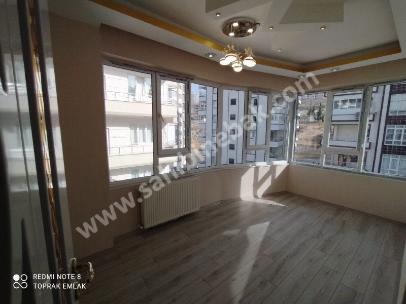 Şanlıurfa Karaköprü'de Satılık 8. Kat 5+3 Daire 350 m2