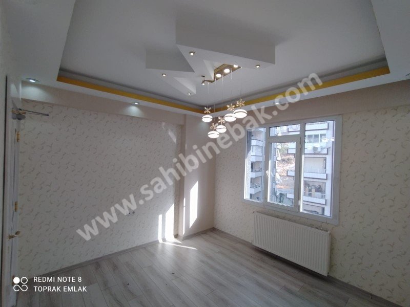 Şanlıurfa Karaköprü'de Satılık 8. Kat 5+3 Daire 350 m2