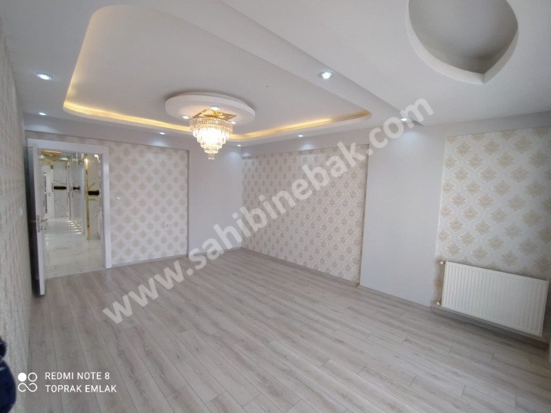 Şanlıurfa Karaköprü'de Satılık 8. Kat 5+3 Daire 350 m2