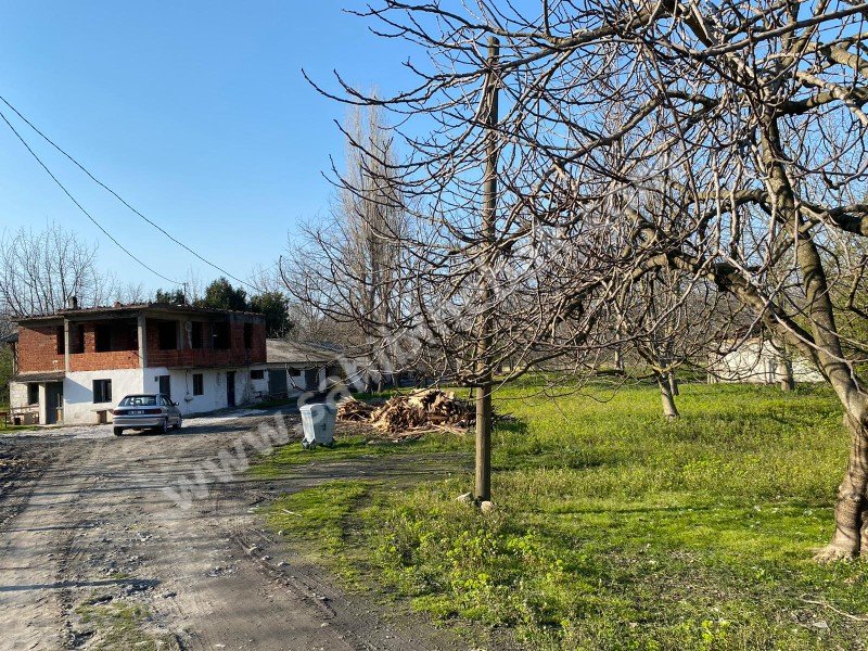 SAKARYA ADLİYE KÖYÜNDE SATILIK TAVUK ÇİFTLİĞİ