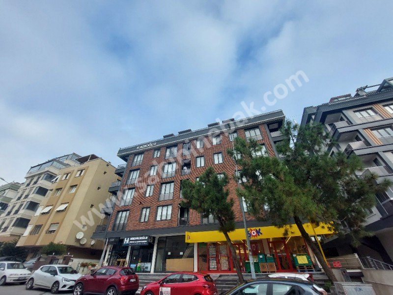 İstanbul Maltepe İdealtepe Mah. Satılık 3.Kat 2+1 Daire