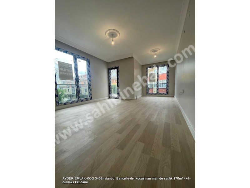 İstanbul Bahçelievler Kocasinan Mah. 170 m2 Satılık 3. Kat 4+1 Daire