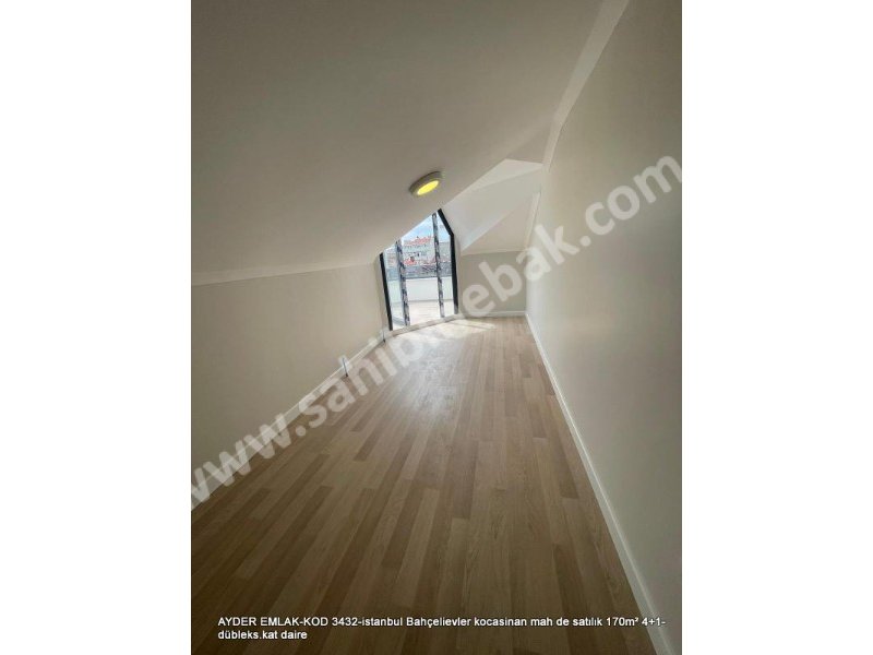 İstanbul Bahçelievler Kocasinan Mah. 170 m2 Satılık 3. Kat 4+1 Daire