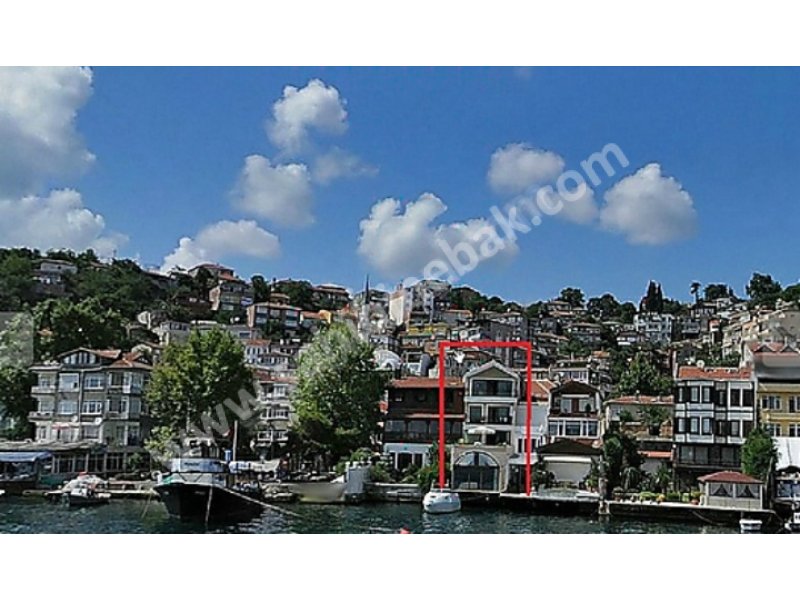 İSTANBUL SARIYER'DE SATILIK 5 KATLI 11+4 5 BANYOLU 600 M2 YAT RIHTIMLI YALI