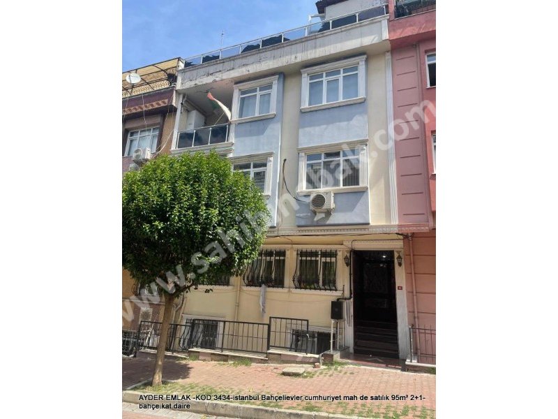 İstanbul Bahçelievler Cumhuriyet Mah. Satılık 2+1 Bahçe Katı Daire 95 m2