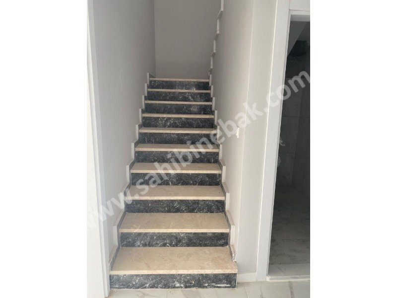 BURSA HASANAĞA'DA SATILIK SİTE İÇİ HAVUZLU 232 m2 SIFIR 6+1 DUBLEX DAİRE