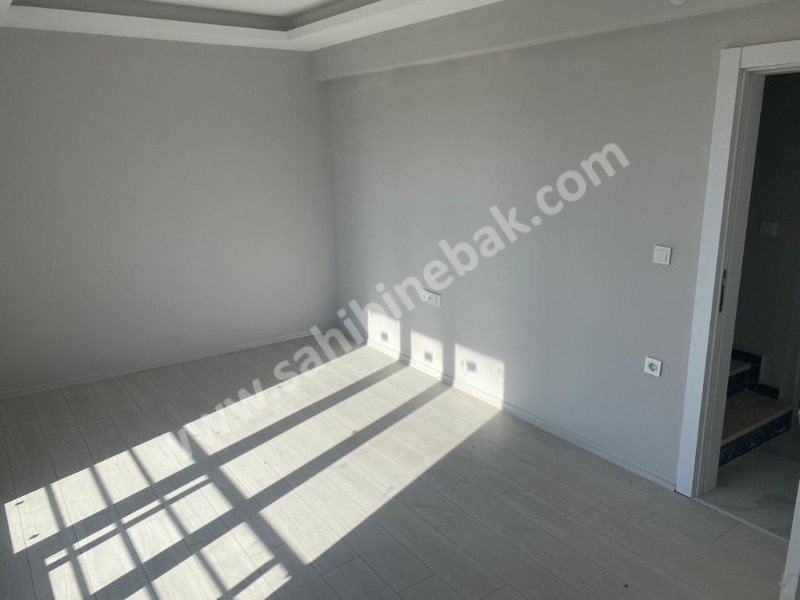 BURSA HASANAĞA'DA SATILIK SİTE İÇİ HAVUZLU 232 m2 SIFIR 6+1 DUBLEX DAİRE