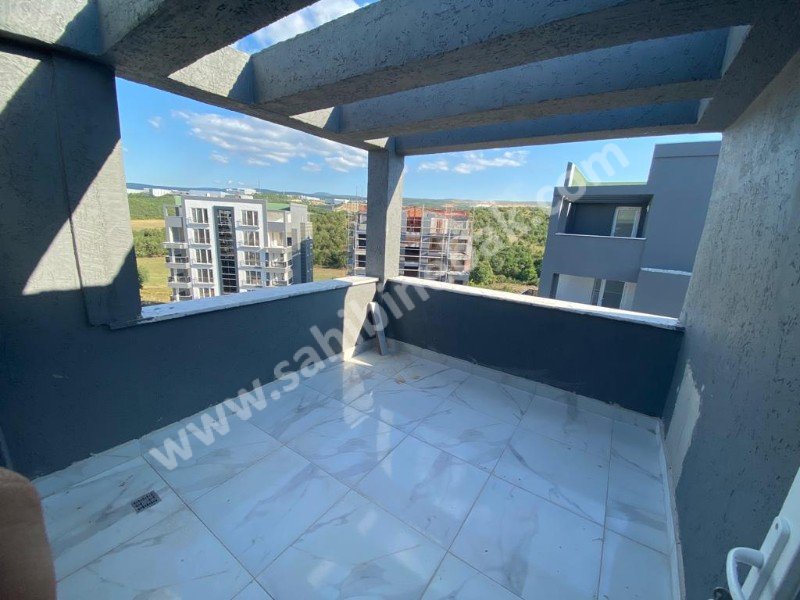 BURSA HASANAĞA'DA SATILIK SİTE İÇİ HAVUZLU 232 m2 SIFIR 6+1 DUBLEX DAİRE