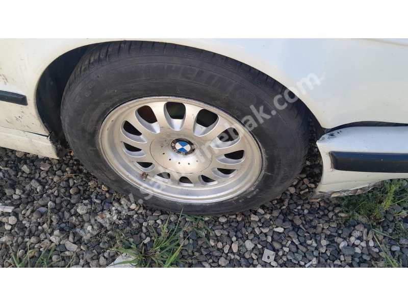 Bmw  34 kasa 5.20 Jant & Lastik Takımı