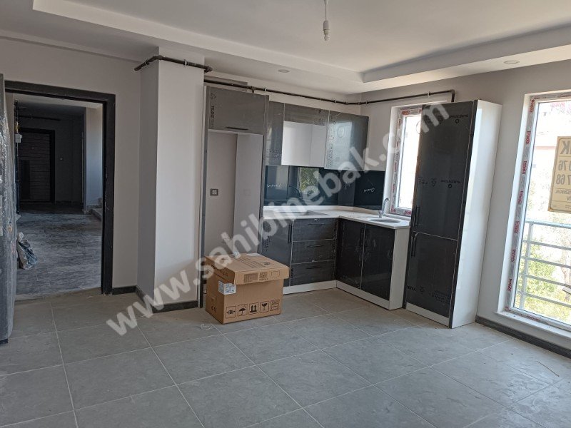 AKSARAY MERKEZ SATILIK 1+1 ARA KAT 45 M2 DAİRE