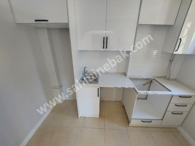 İstanbul Maltepe Cevizli Mah. Satılık 1+1 Yüksek Giriş Daire 70 m2