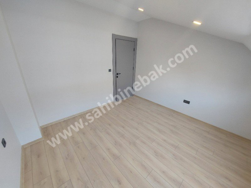 İstanbul Maltepe İdealtepe Mah. Satılık 4.Kat 4+2 Daire 240 m2