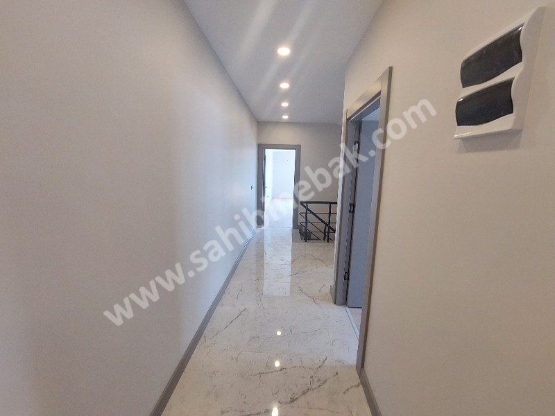 İstanbul Maltepe İdealtepe Mah. Satılık 4.Kat 4+2 Daire 240 m2