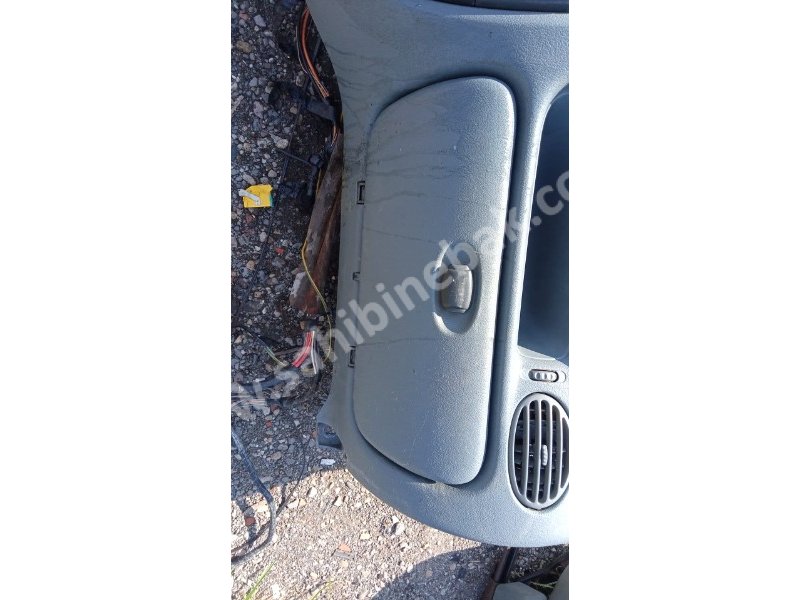 Renault Megane 1 torpido kapak