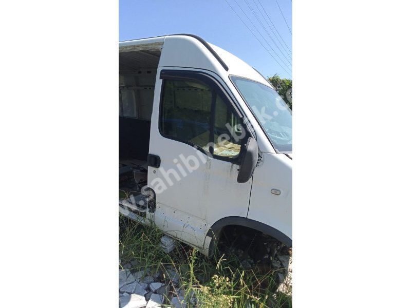 Renault Master 2 sağ ön kapı