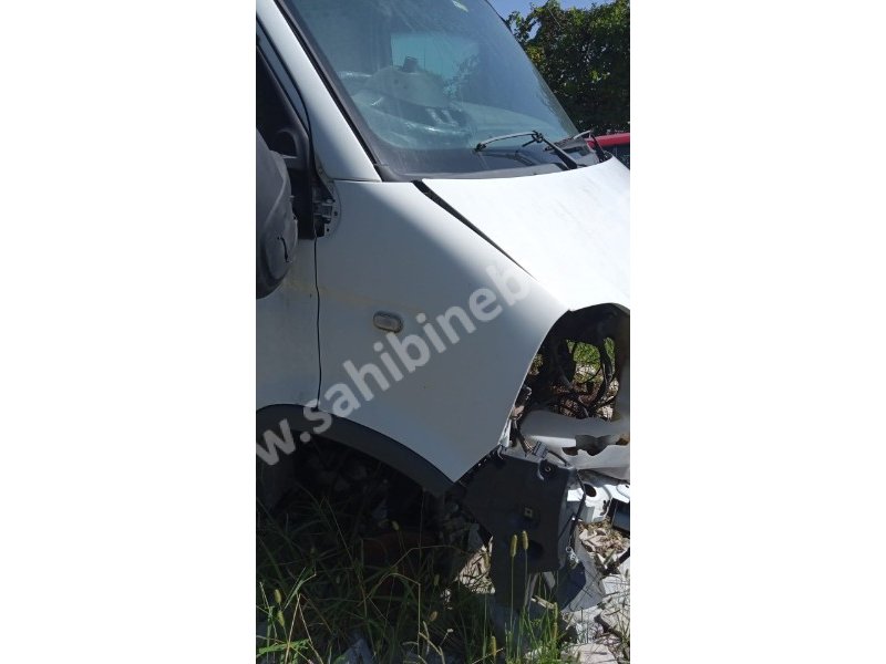 Renault Master 2 sağ ön çamurluk