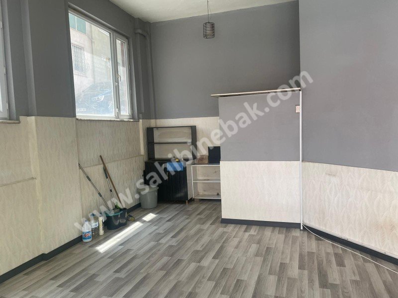 BURSA YILDIRIM EŞREFİLER CADDE ÜZERİ KİRALIK 30 M2 DÜKKAN