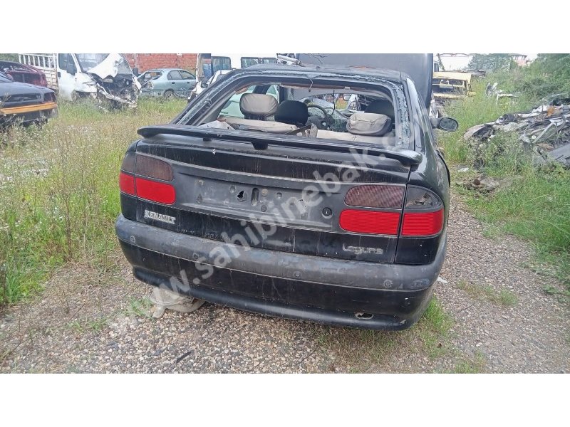 Renault Laguna 1 bagaj kapağı boş