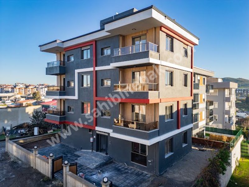 İzmir Seferihisar Camikebir Mah. Satılık 2.Kat 2+1 Lüks 80 m2 Daire