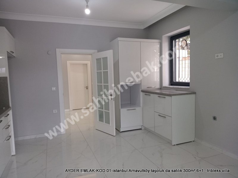 Istanbul Arnavutköy Taşoluk'da 300 m2 satılık 6+1 Tribleks villa