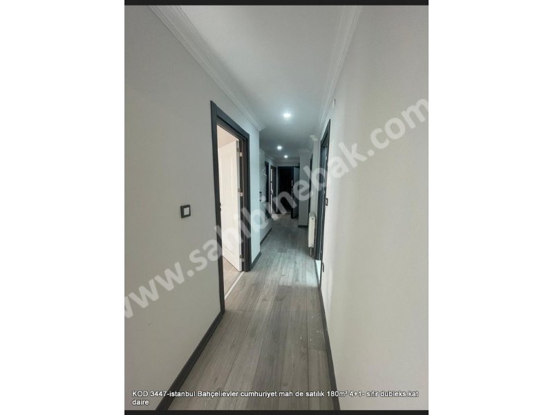 İstanbul Bahçelievler Cumhuriyet Mh. 180 m2 Satılık 6.Kat 4+1 Dubleks Daire