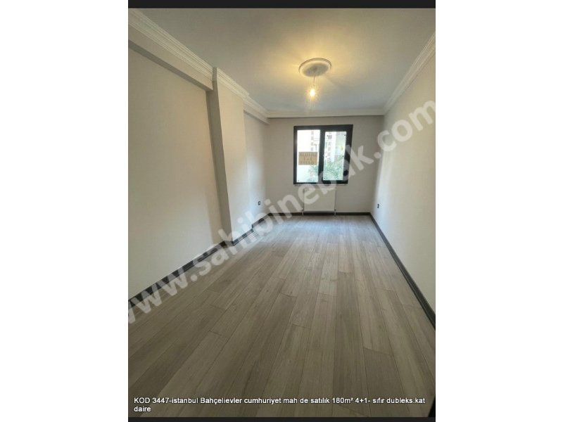 İstanbul Bahçelievler Cumhuriyet Mh. 180 m2 Satılık 6.Kat 4+1 Dubleks Daire