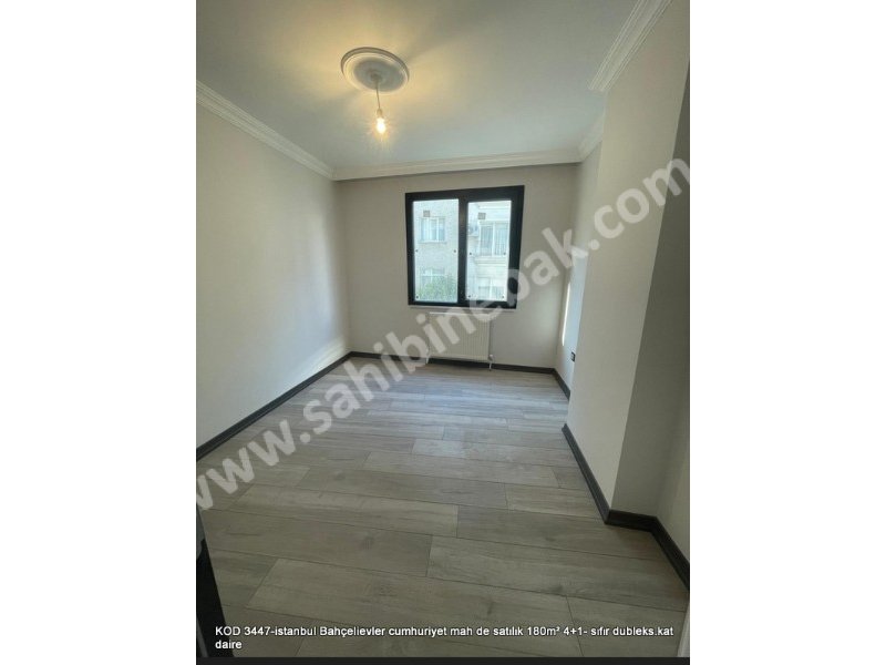 İstanbul Bahçelievler Cumhuriyet Mh. 180 m2 Satılık 6.Kat 4+1 Dubleks Daire