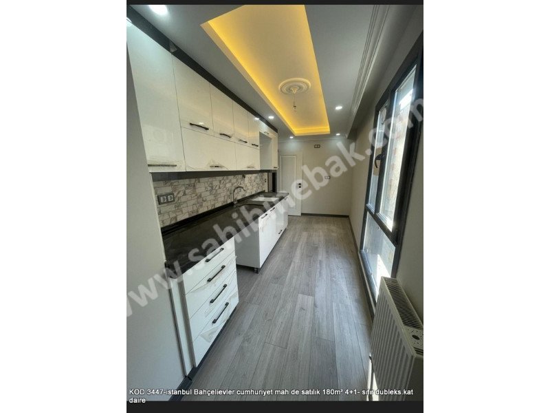 İstanbul Bahçelievler Cumhuriyet Mh. 180 m2 Satılık 6.Kat 4+1 Dubleks Daire