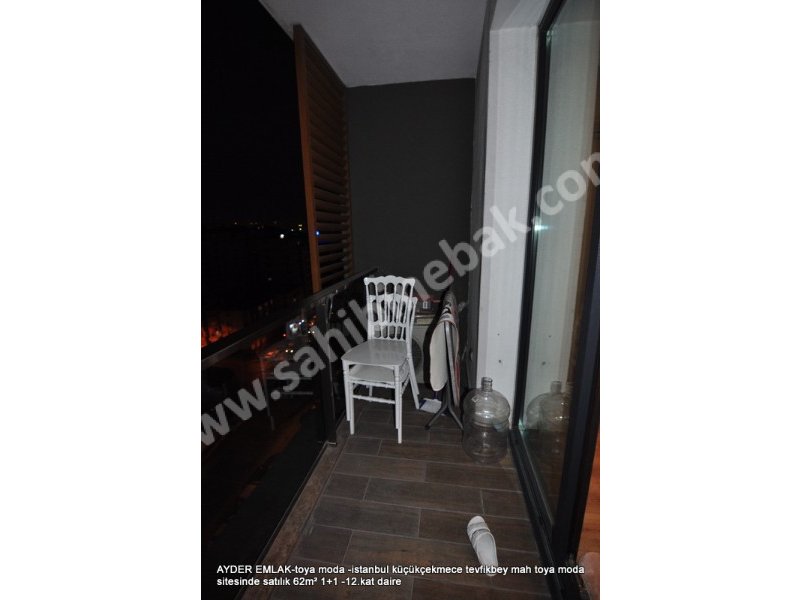 Küçükçekmece Tevfik Bey Mh. Lüks site içinde satılık 12.kat 1+1 Masrafsız temiz 62 m2 Daire