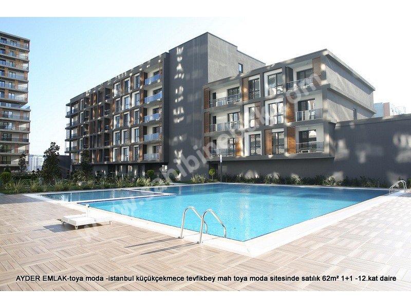 Küçükçekmece Tevfik Bey Mh. Lüks site içinde satılık 12.kat 1+1 Masrafsız temiz 62 m2 Daire