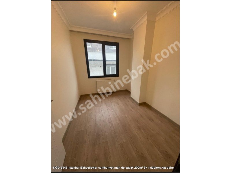 İstanbul Bahçelievler Cumhuriyet Mh. Satılık 4.Kat 5+1 dübleks Daire 200 m2