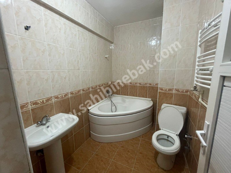 BURSA GÜRSU 35LİK YOLA YAKIN KİRALIK 3+1 ARA KAT 128 M2 DAİRE