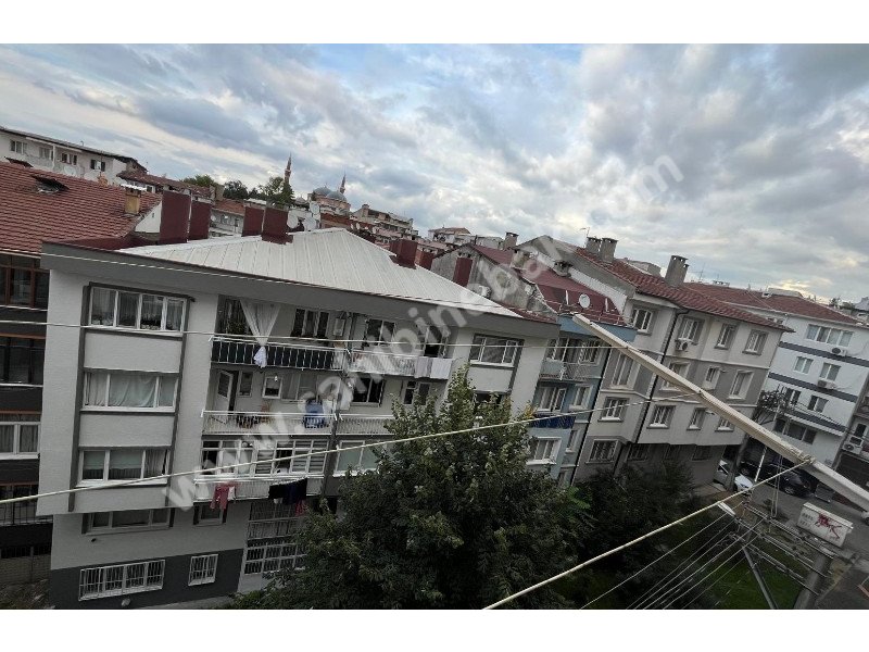 BURSA YILDIRIM'DA CADDE ÜSTÜ SATILIK 3.KAT 2+1 ASANSÖRLÜ 95 M2 DAİRE