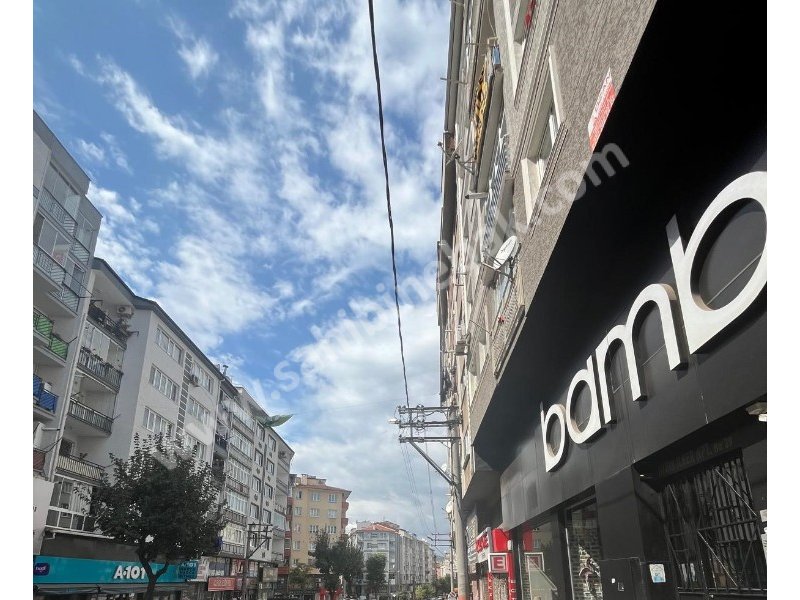 BURSA YILDIRIM'DA CADDE ÜSTÜ SATILIK 3.KAT 2+1 ASANSÖRLÜ 95 M2 DAİRE