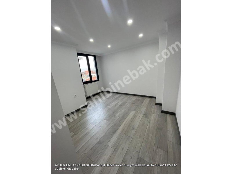 Istanbul Bahçelievler hürriyet mah de satılık 190 m² 4+2- sıfır dubleks.kat daire