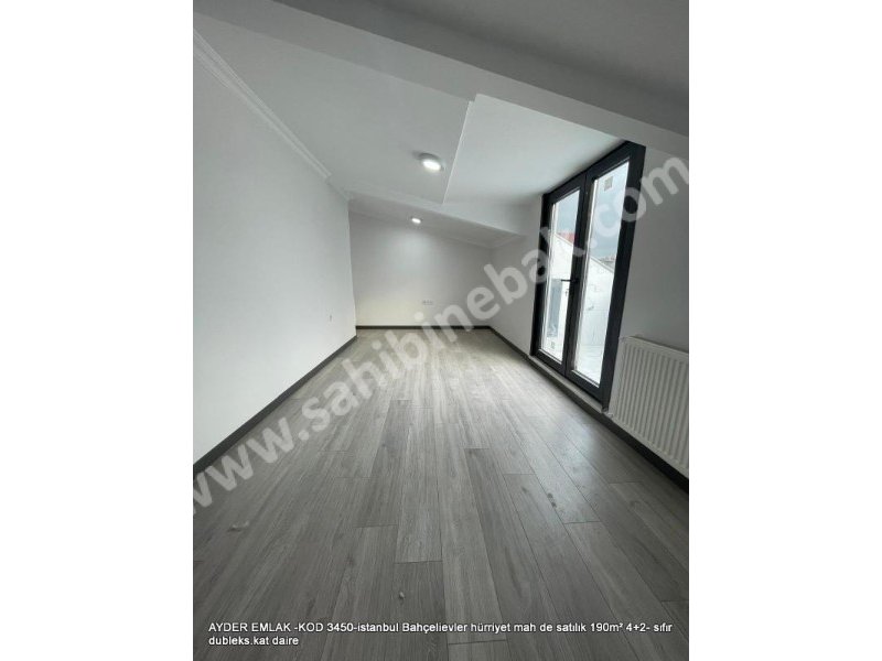 Istanbul Bahçelievler hürriyet mah de satılık 190 m² 4+2- sıfır dubleks.kat daire