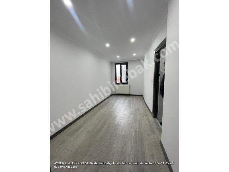 Istanbul Bahçelievler hürriyet mah de satılık 190 m² 4+2- sıfır dubleks.kat daire