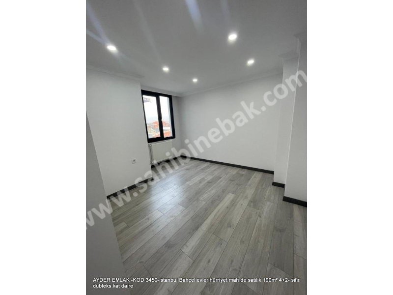 Istanbul Bahçelievler hürriyet mah de satılık 190 m² 4+2- sıfır dubleks.kat daire