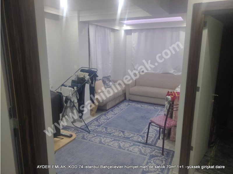 İstanbul Bahçelievler hürriyet mah. satılık 1+1 yüksek giriş kat 70 m2 daire