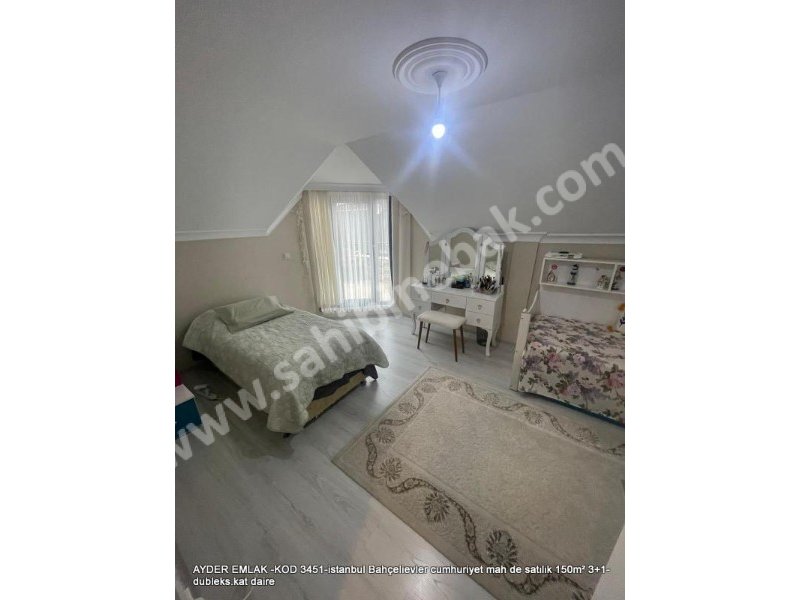 İstanbul Bahçelievler cumhuriye Mh. satılık 150 m2 3+1 dubleks.kat daire