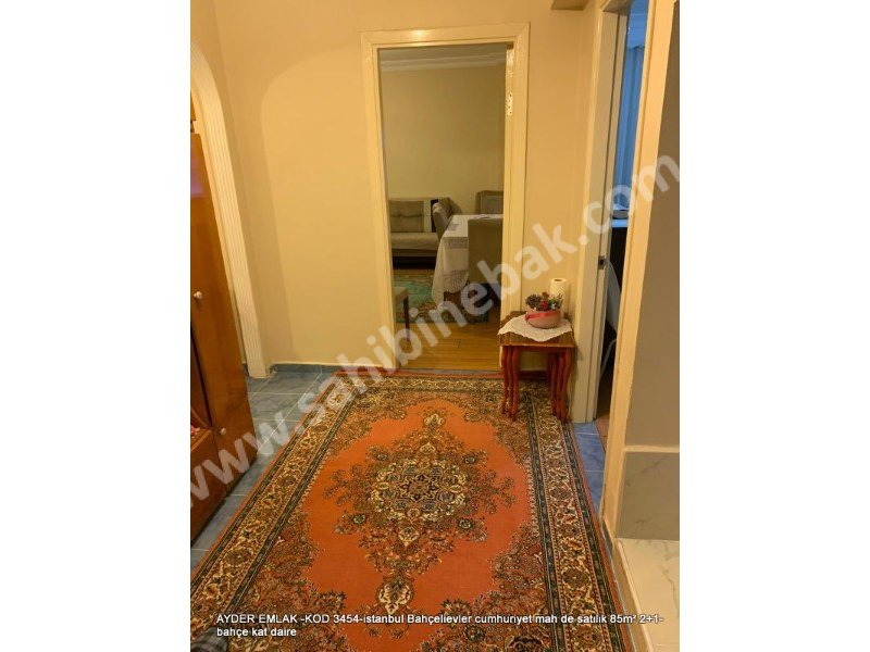 İstanbul Bahçelievler cumhuriyet Mh. satılık 85 m2 bahçe kat 2+1 daire