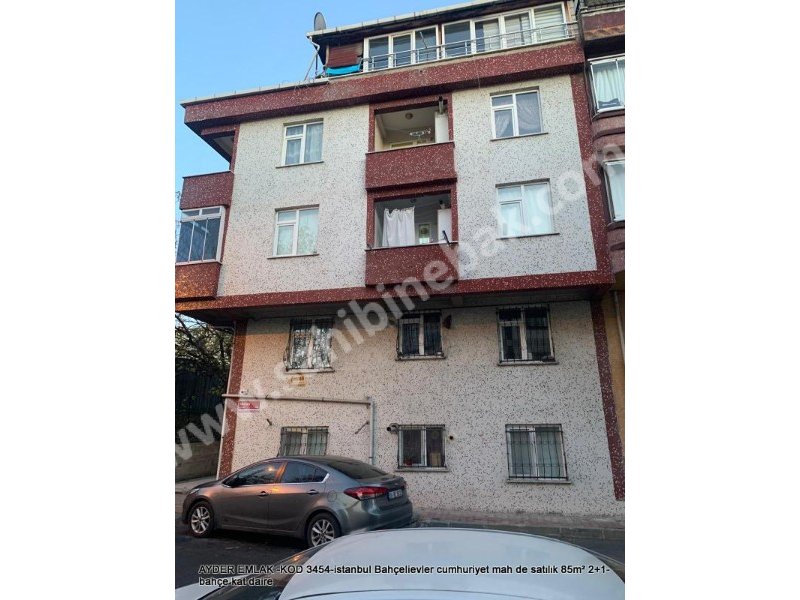 İstanbul Bahçelievler cumhuriyet Mh. satılık 85 m2 bahçe kat 2+1 daire