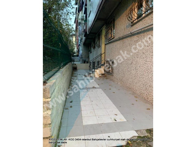 İstanbul Bahçelievler cumhuriyet Mh. satılık 85 m2 bahçe kat 2+1 daire