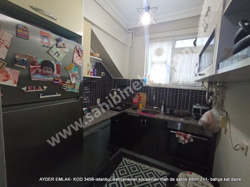 İstanbul Bahçelievler kocasinan mah de satılık 88m² 2+1- bahçe.kat daire